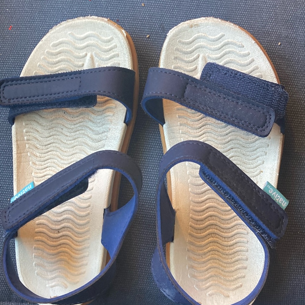 Native Charley sandals size 11